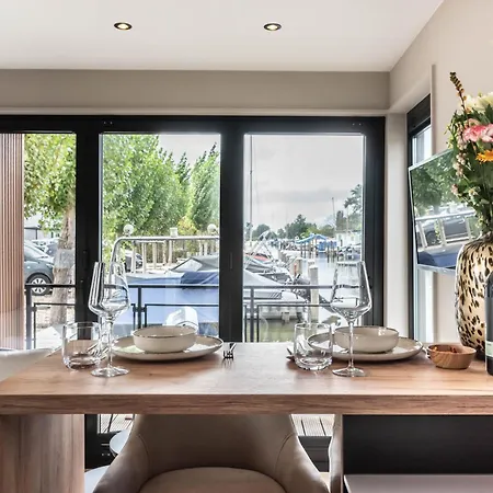 Casa de Férias Luxury Watervilla Near Amsterdam And Schiphol *