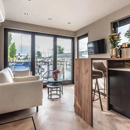 Luxury Watervilla Near Amsterdam And Schiphol בית נופש